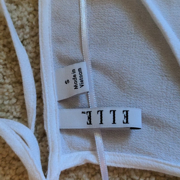 New! Elle Floral Blouse - Picture 6 of 7